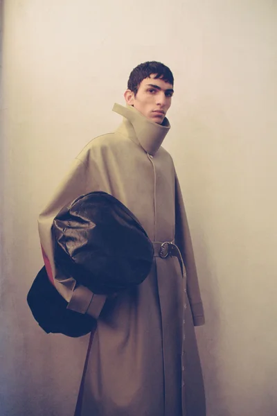 Look 17